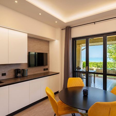 Lakeview Apartment Primea シルミオーネ エクステリア 写真